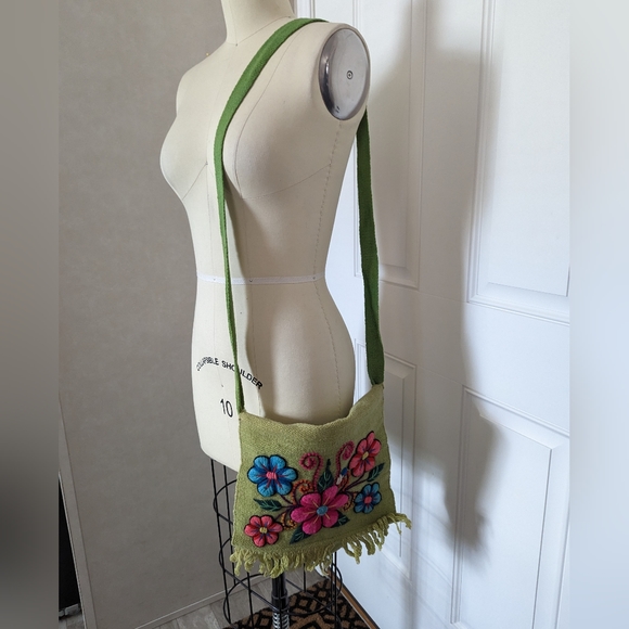 Embroidered Peruvian Bag - Picture 5 of 16